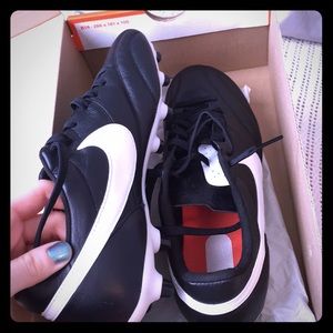 Size 6 BRAND NEW Nike Tiempo cleats